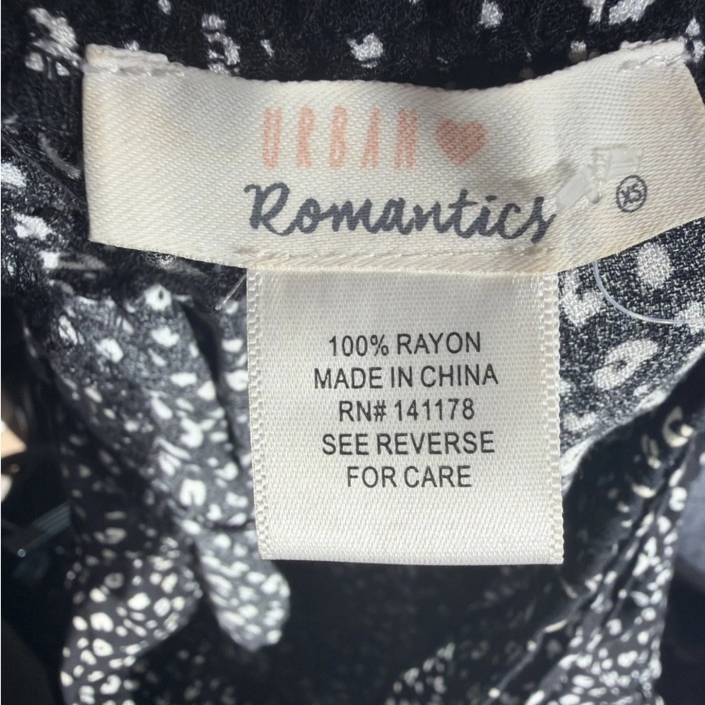 URBAN Romantics Black and White Splash Polka Dot Mini A-Line Flare Skort size XS - Picture 8 of 8